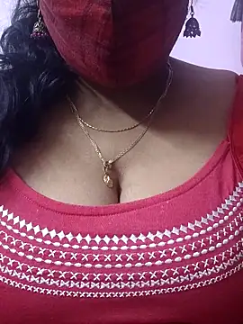 Snapshot of mallu-sumi chatting on 10/28/25, 03:07 mallu-sumi online show from 10/28/25, 03:07