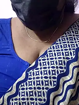 Snapshot of mallu-sumi chatting on 11/29/25, 05:57 mallu-sumi online show from 11/29/25, 05:57