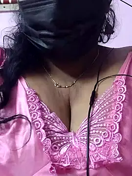 Snapshot of mallu-sumi chatting on 11/30/25, 06:19 mallu-sumi online show from 11/30/25, 06:19