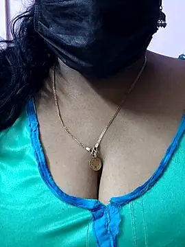 mallu-sumi online show from 04/22/26, 06:25