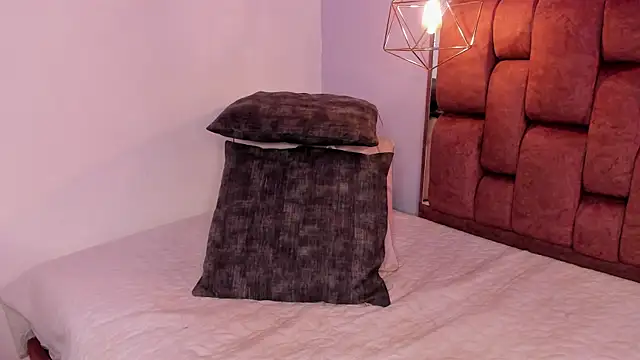 kristakinnky online show from 05/11/26, 12:17