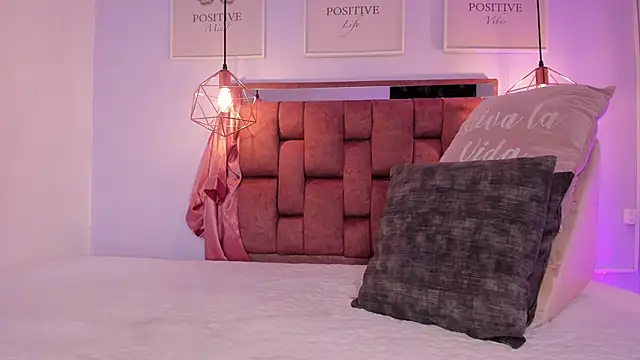 kristakinnky online show from 04/02/26, 12:01