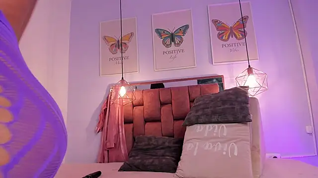 kristakinnky online show from 04/16/26, 12:06