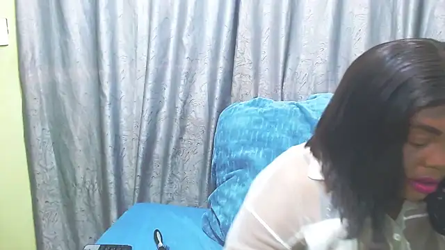 NaughtyNicoleXX2 online show from 01/19/26, 03:32