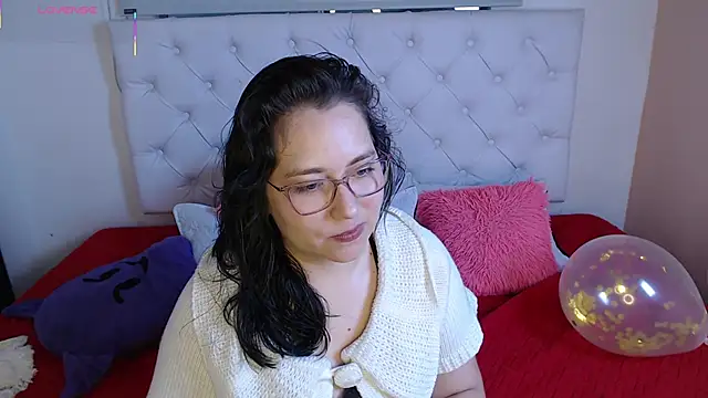 May Carlier online show from 02/17/26, 11:13