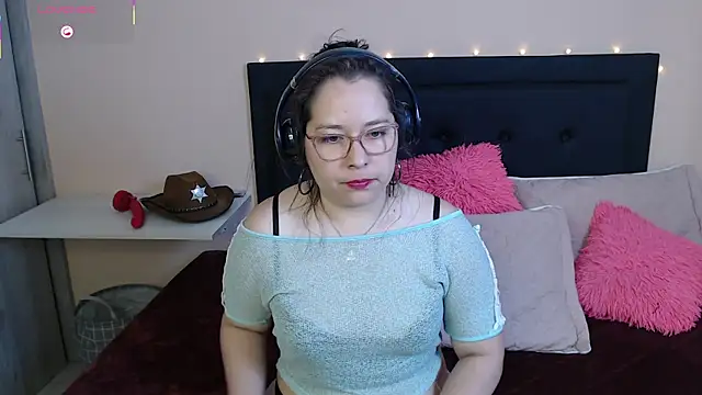 May Carlier online show from 09/26/25, 07:43