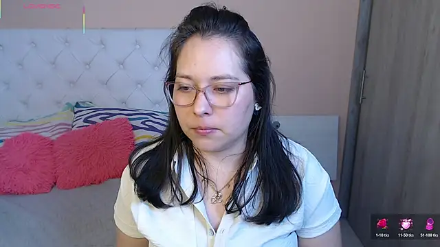 May Carlier online show from 11/30/25, 06:25