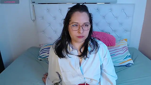 May Carlier online show from 11/25/25, 03:51