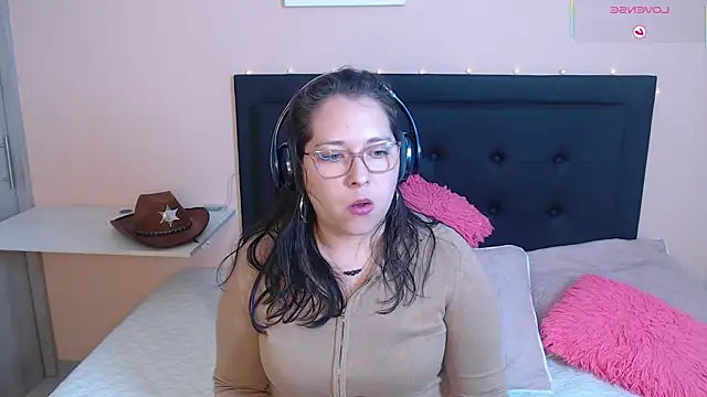 May Carlier online show from 10/04/25, 01:40