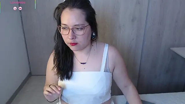 May Carlier online show from 10/06/25, 11:49