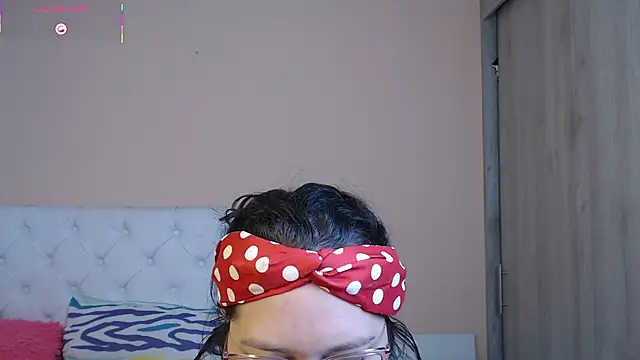 May Carlier online show from 11/28/25, 02:12