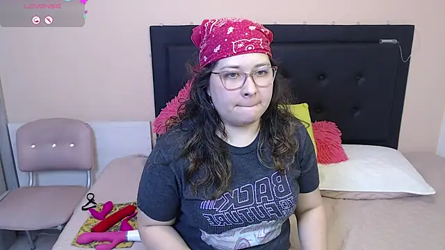 May Carlier online show from 02/11/25, 01:52