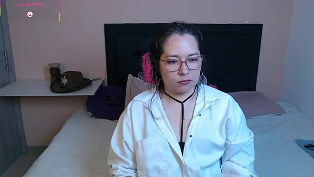 May Carlier online show from 10/21/25, 03:06