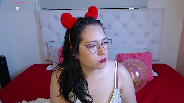 May Carlier online show from 02/12/26, 03:39