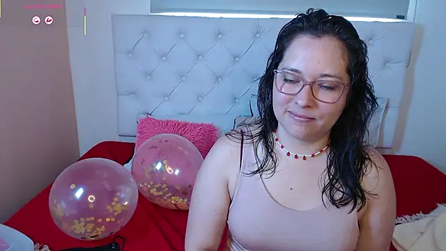 May Carlier online show from 02/13/26, 07:25