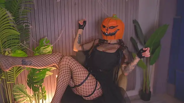 AudreyBrooks  online show from 10/31/25, 07:38