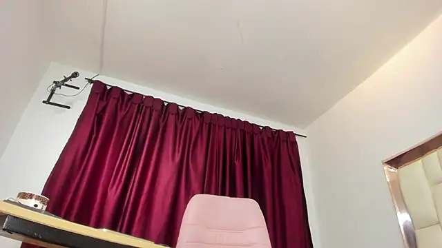  Caroliina online show from 04/17/26, 06:55