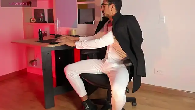 Snapshot of pablo-rincon95 chatting on 12/02/25, 11:23 pablo-rincon95 online show from 12/02/25, 11:23