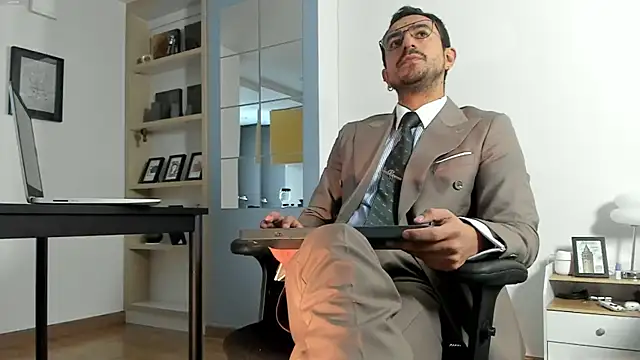pablo-rincon95 online show from 06/02/26, 03:34