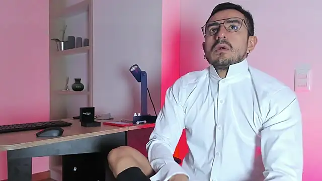 Snapshot of pablo-rincon95 chatting on 02/12/25, 10:56 pablo-rincon95 online show from 02/12/25, 10:56