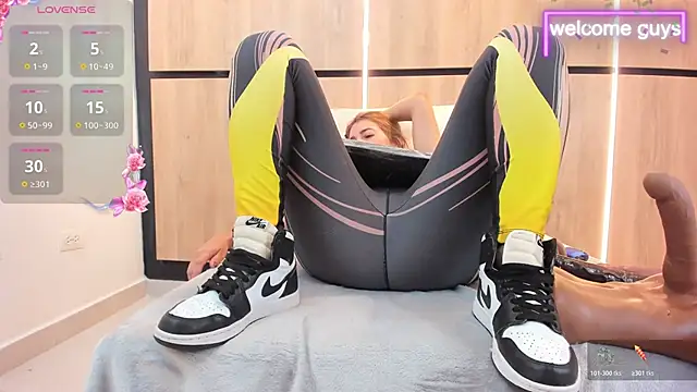 adela chase online show from 11/20/25, 03:07