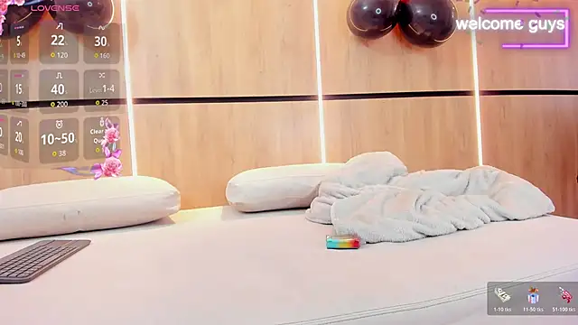 adela chase online show from 11/01/25, 03:02