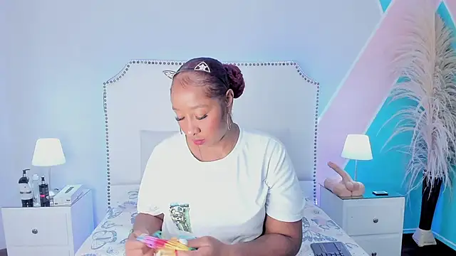 Krystal cambell1 online show from 04/15/26, 07:29