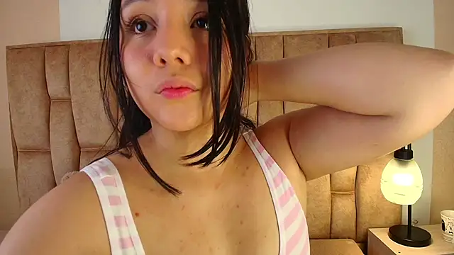 Snapshot of Emily_Trujillo chatting on 09/17/25, 07:05 Emily Trujillo online show from 09/17/25, 07:05