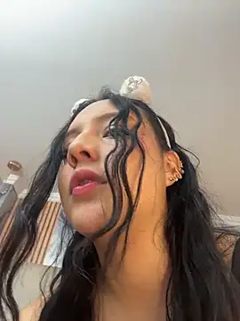 Emily Trujillo online show from 12/17/25, 06:57