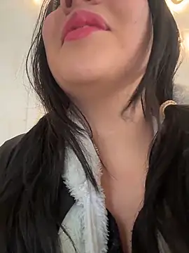 Snapshot of Emily_Trujillo chatting on 10/14/25, 06:08 Emily Trujillo online show from 10/14/25, 06:08