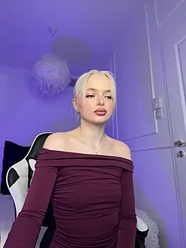 Snapshot of horny_blondiee chatting on 03/19/25, 08:23 horny blondiee online show from 03/19/25, 08:23