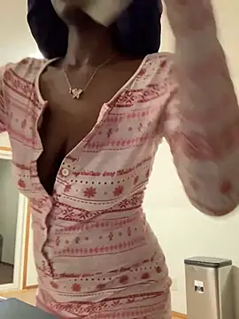 Snapshot of spicysugar74 chatting on 12/15/24, 11:31 spicysugar74 online show from 12/15/24, 11:31