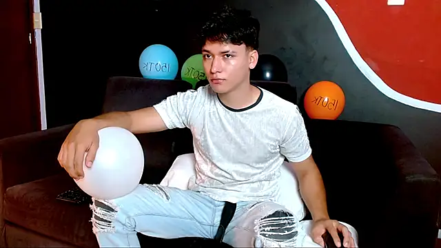 LiamEvans 0 online show from 03/11/25, 12:50