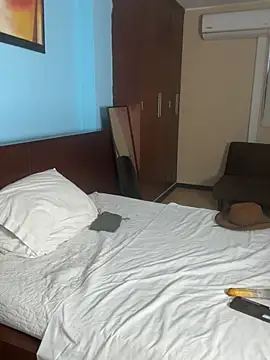 LiamEvans 0 online show from 01/30/25, 10:41