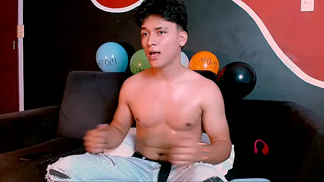 LiamEvans 0 online show from 03/10/25, 05:07