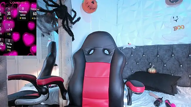 Snapshot of Emma_dl2 chatting on 10/29/25, 05:01 Emma dl2 online show from 10/29/25, 05:01