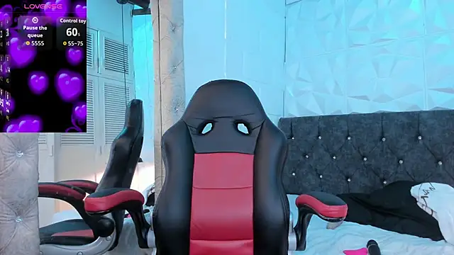 Snapshot of Emma_dl2 chatting on 11/07/25, 05:17 Emma dl2 online show from 11/07/25, 05:17