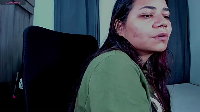 Snapshot of Mabelydani chatting on 11/23/25, 10:42 Mabelydani online show from 11/23/25, 10:42