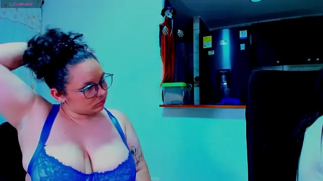 Snapshot of Mabelydani chatting on 10/21/25, 10:42 Mabelydani online show from 10/21/25, 10:42