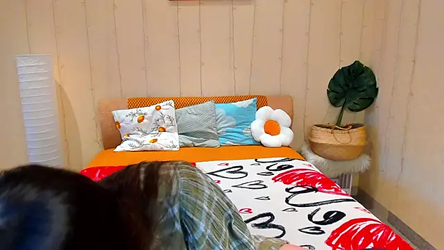 Mira Karter online show from 04/05/26, 03:24