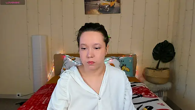 Mira Karter online show from 05/15/26, 03:59
