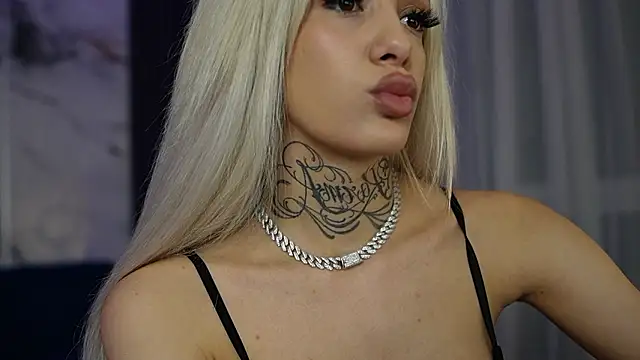 Snapshot of blondie_muller chatting on 03/30/26, 07:59 blondie muller online show from 03/30/26, 07:59