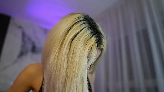 Snapshot of blondie_muller chatting on 03/29/26, 07:59 blondie muller online show from 03/29/26, 07:59