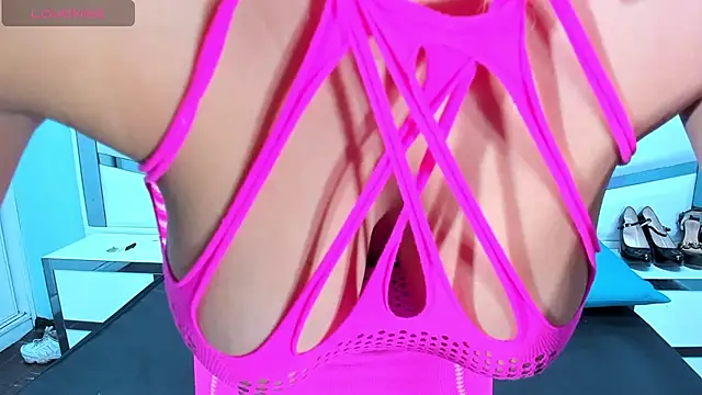 Lucy White   online show from 12/05/25, 08:50