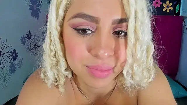 Lucy White   online show from 09/21/25, 10:48