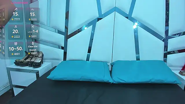 Lucy White   online show from 11/23/25, 08:19