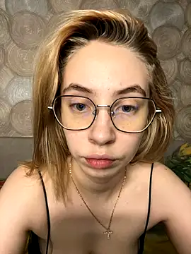 Kitty Katrine online show from 10/31/25, 03:14