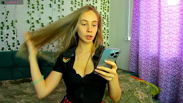 Kitty Katrine online show from 02/18/25, 11:00