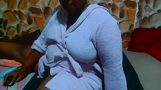 AfricanBigAssxx98 online show from 02/15/26, 08:30