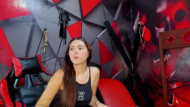 Hana and Zeta online show from 11/04/25, 12:20